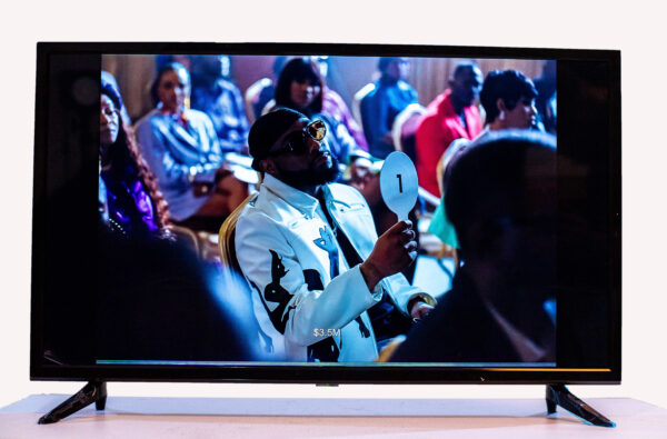 Rechargeable Smart TV, available in 43'' and 32''